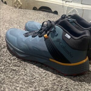 Columbia Men's Blue and Orange Athletic Shoes